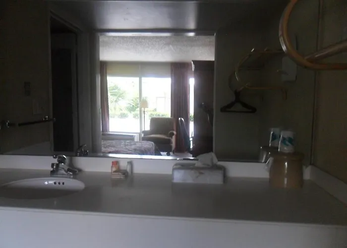 Pensacola Inn Motel 2*